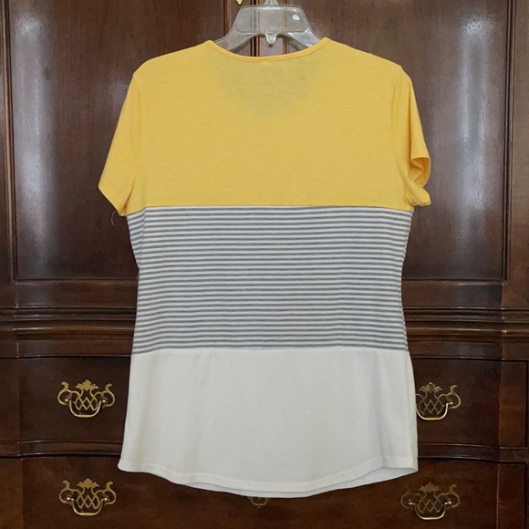 NWOT Color block short sleeve top - Picture 3 of 4